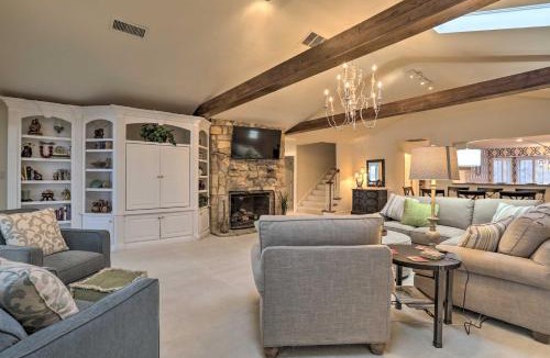 Prospect House | Waterfront Vacation Rental Near Louisville!