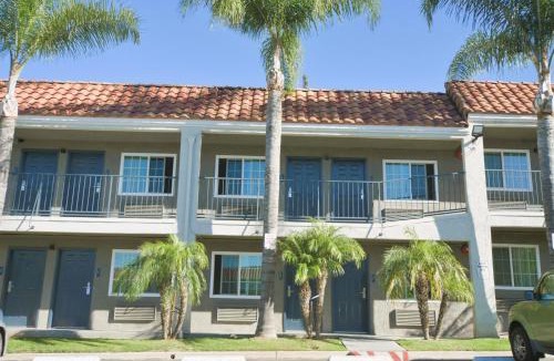 Corona Hotel | Welcome Inn Corona