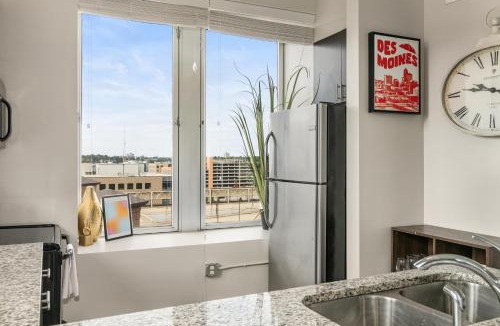Downtown Des Moines Apartment | Welcome to Dog Moines-Downtown DSM Studio with Skywalk Access No Pet Fees