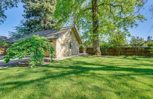 Grants Pass House | Welcoming Grants Pass Retreat - Walk to Park!