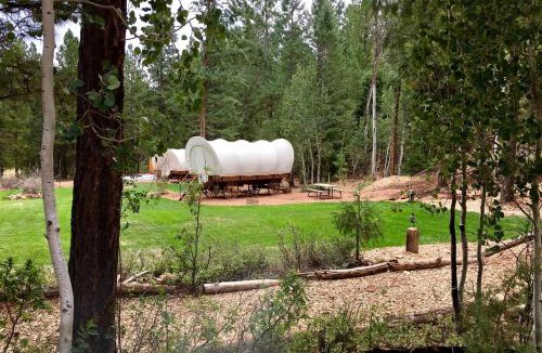 Alton Other | Well-Equipped Conestoga Wagon Rental for a Family Vacation in Alton, Utah