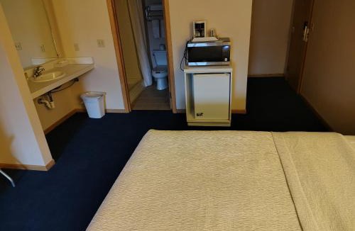 West End Hotel | Western Executive Inn