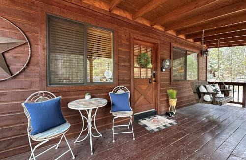 Heber House | Western theme! Amazing Spa, Fireplace and Deck!