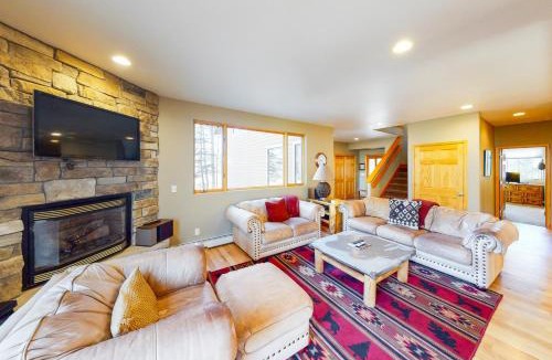 The Reserve House | Western Wild Flower