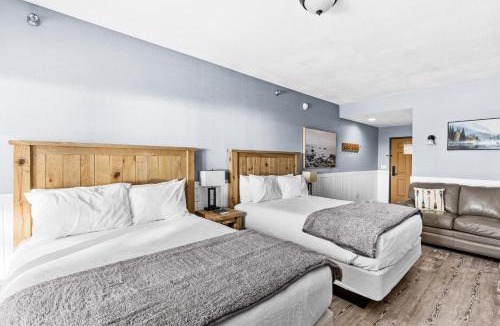 Two Harbors Apartment | Whispering Pines Lake Views Studio 2 Queen Beds, Heated Pool and Hot Tub