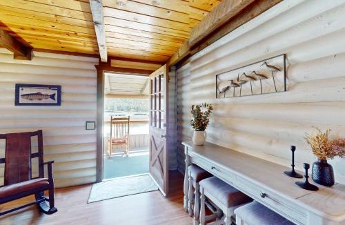 Munds Park House | Whispering Pines Lakehouse