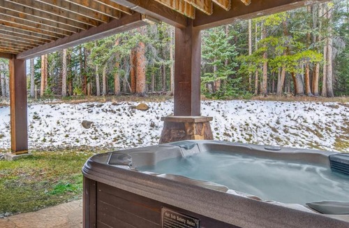 Blue River House | Whispering Pines
