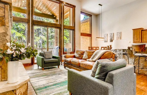 Blue River House | Whispering Pines