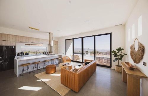 Joshua Tree House | White Casita by Fieldtrip - Modern w Pool Spa