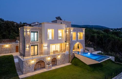 Kunje Villa | White Hill Villa