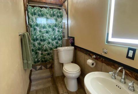 Squaw Valley Apartment | White Oak Suite