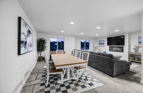 Garden City House | White Pine Retreat in Paradise Parkway