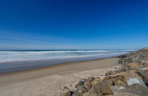 Neskowin House | White Wing