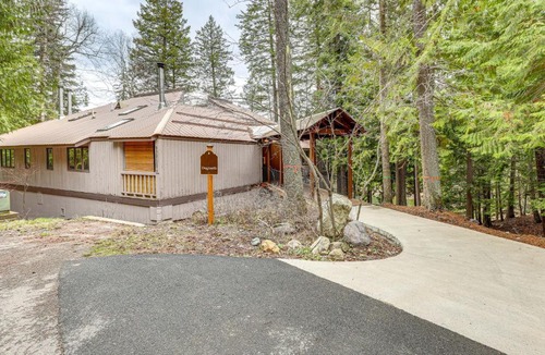 Whitefish House | Whitefish Lake Couples Escape w/Community Perks!