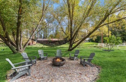 Whitefish House | Whitefish Mountain Retreat - Sleeps 14 Near Glacier - Hot Tub & Game Room