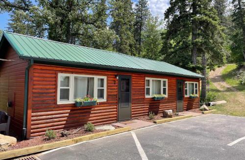 Deadwood Resort | Whitetail Creek Resort
