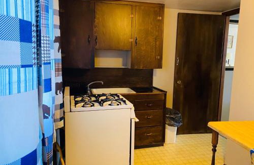 Cody Hotel | Wigwam Motel