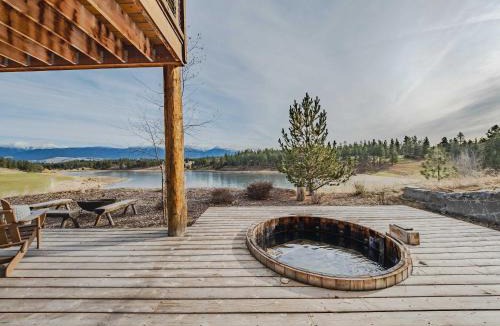 Eureka House | Wilderness Club House Hot Tub 18th Hole Views