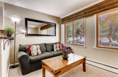 Four O'Clock Apartment | Wildwood Suites 206 by Ski Country Resorts