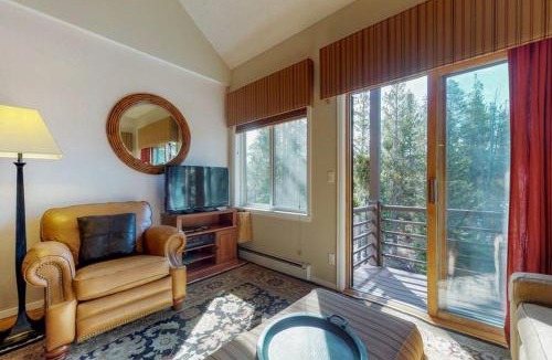 Four O'Clock House | Wildwood Suites 305 (Condo)