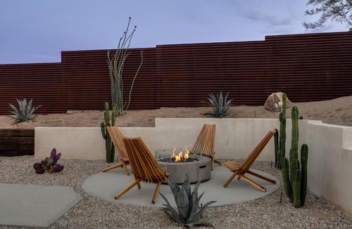 Yucca Valley House | Windsong Modern compound w pool spa