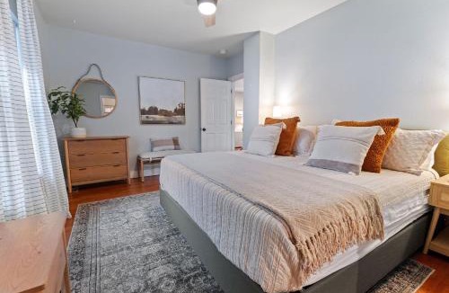 Windsor House | Windsor Hot Tub House - Near Lake Park and Breweries