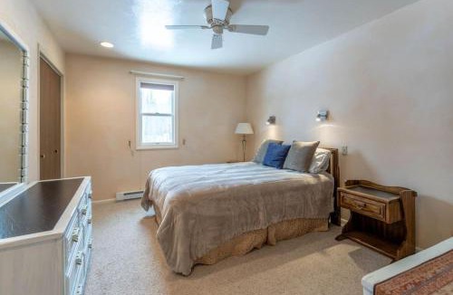 Winter Park Apartment | Winter Park Condo with Fireplace and Mountain Views