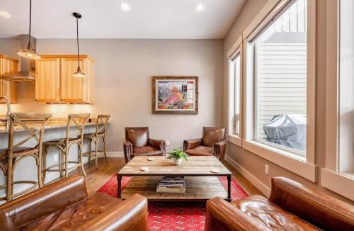 Winter Park House | Winter Park Getaway 4 BR Townhouse w Hot Tub