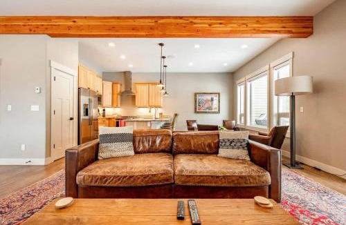 Winter Park House | Winter Park Getaway 4 BR Townhouse w Hot Tub