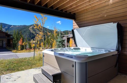 Winter Park House | Winter Park Resort Villa 217 I Private Hot Tub I Great Views I Bunk Room I Activity Program