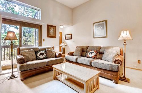 Four O'Clock House | Winterpoint 42 by Ski Country Resorts