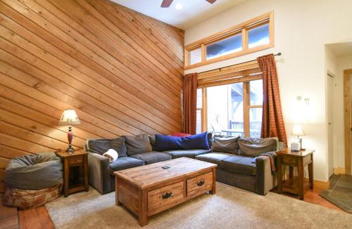 Four O'Clock Apartment | Winterpoint Snowbound Townhome - Walk to Town/Slopes