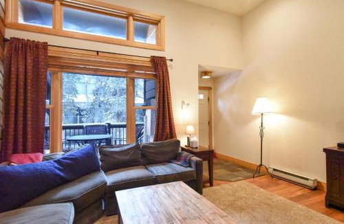Four O'Clock Apartment | Winterpoint Snowbound Townhome - Walk to Town/Slopes