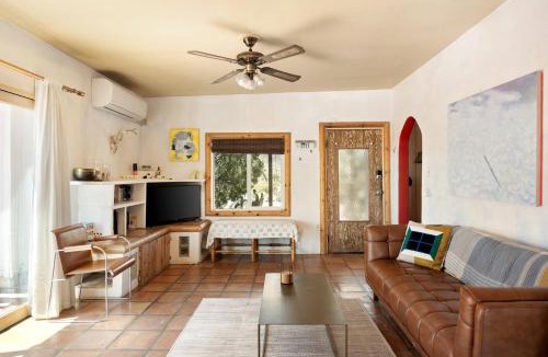 Yucca Valley House | Wonderful Cottage with Barbecue and Gorgeous Desert Views in Yucca Valley, California