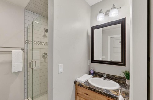 Sturgeon Bay House | Wooded Egg Harbor Escape- Pinball Bunks Privacy