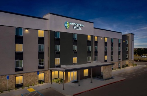 Manteca Hotel | WoodSpring Suites Manteca - Stockton South