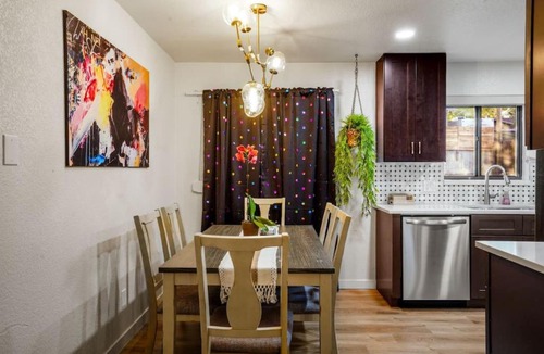 Welby House | Worthy 5BR Home I Pet Friendly I Firepit
