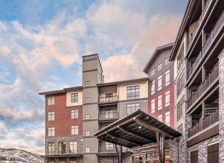 Avon House | Wyndham Avon Eight 8BR Apartments