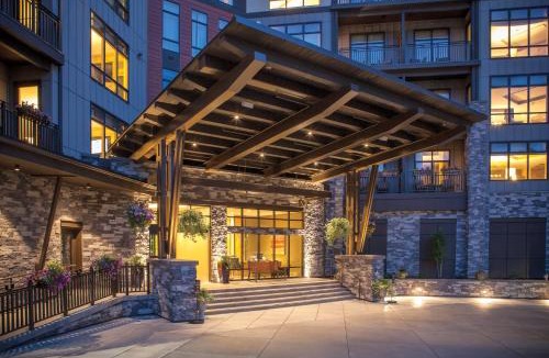 Avon House | Wyndham Avon Eight 8BR Apartments