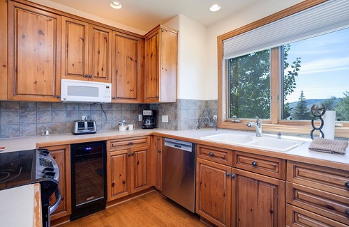 Steamboat Springs House | X2685 | Valley and Mtn Views | Nice Furnishings | Hot Tub | Pool | A/C