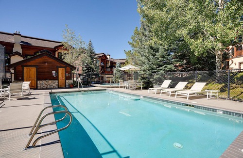 Steamboat Springs House | X2839 | Vaulted Ceilings | A/C | Pool | Close to Slopes | Hot Tub