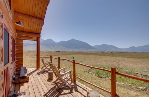 Livingston House | Yellowstone Cabin w/Stunning Mountain Views