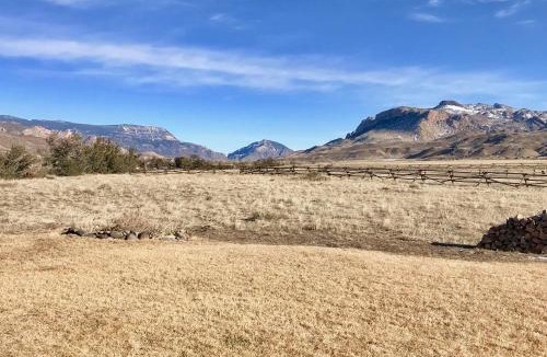 Cody Hotel | Yellowstone Cutthroat Guest Ranch