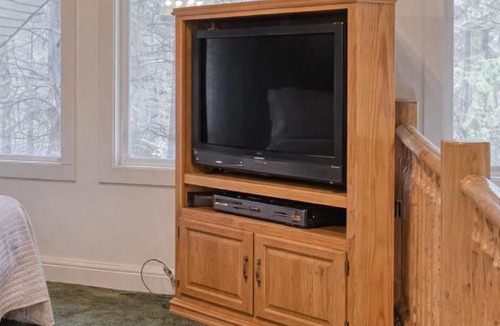 Island Park House | Yellowstone Getaway Hot Tub 4th Bonus Loft Bedroom