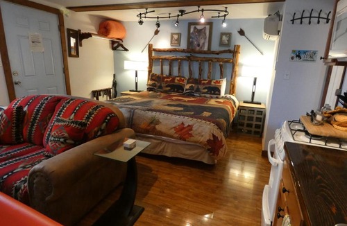 West Yellowstone Hotel | Yellowstone Motel - Adults Only - All rooms have kitchens
