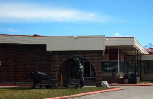 Lewistown Hotel | Yogo Inn