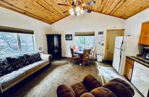 Yosemite West Apartment | Yosemite Woods Duplex in Yosemite-Upper Unit