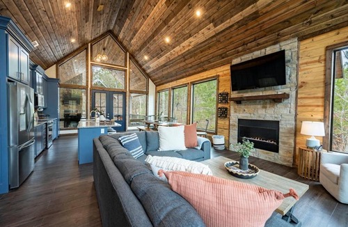 Broken Bow House | Your Next Summer Getaway!