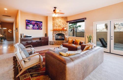 Yucca Valley House | Yucca Valley Gem: Relaxing Adobe Retreat & Pool