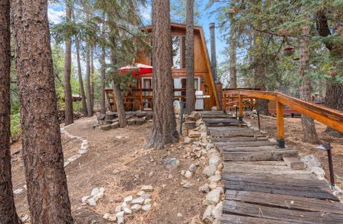 Moonridge House | Zen Den - Beautiful A-frame cabin with classic brick wood burning fireplace and a hot tub